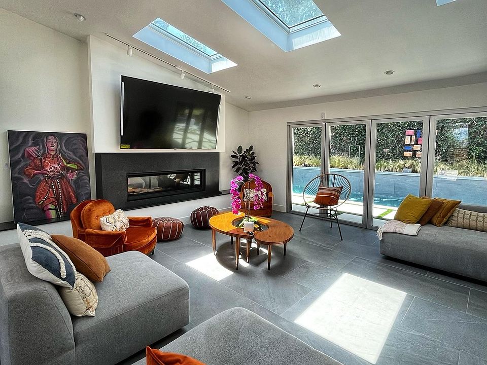 1st image of 2377 Hercules Dr