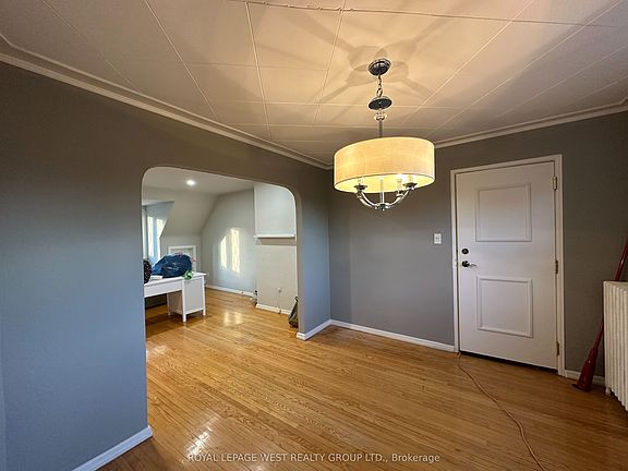 4th image of 27 Mossom Rd #6