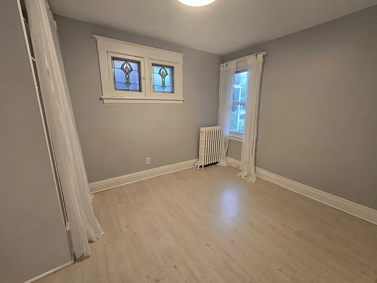 1047 Main St E #3 — Photo 6