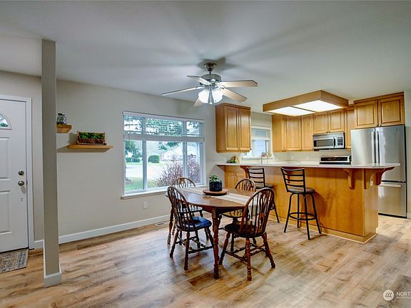 2nd image of 1688 Spur Lane