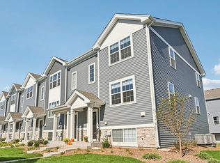 911 Briar Glen Ct, Hampshire, IL 60140