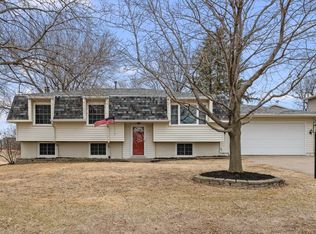 20 Valley Dr, Park View, IA 52748