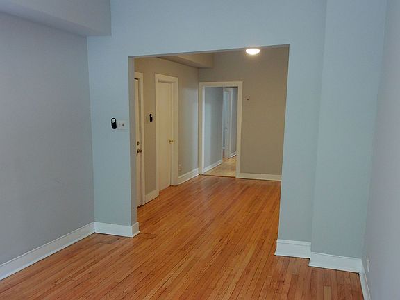 5th image of 937 N Ashland Ave #2
