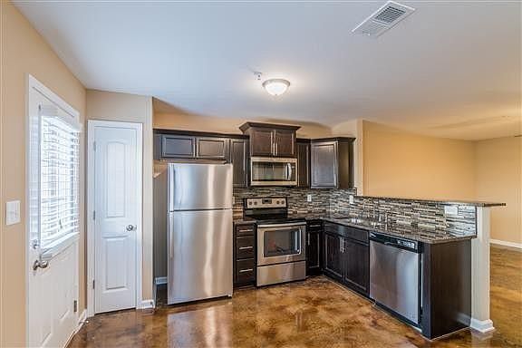 3rd image of 1611 Railton Ct