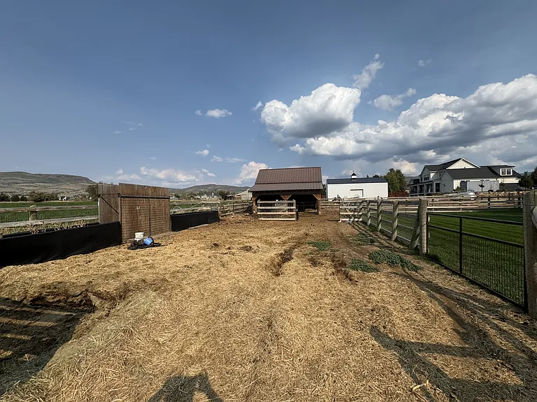 3171 E Horse Thief Dr — Photo 43