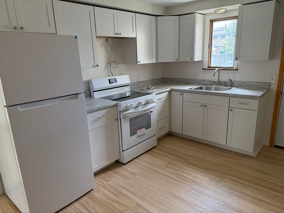 New Kitchen, Range Hood arriving next couple weeks.