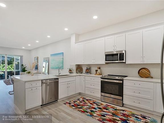 3rd image of 10200 Lombardy Dr #10200