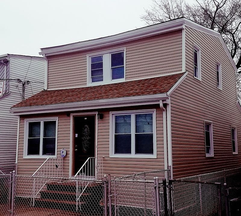 1st image of 1166 E 88th St