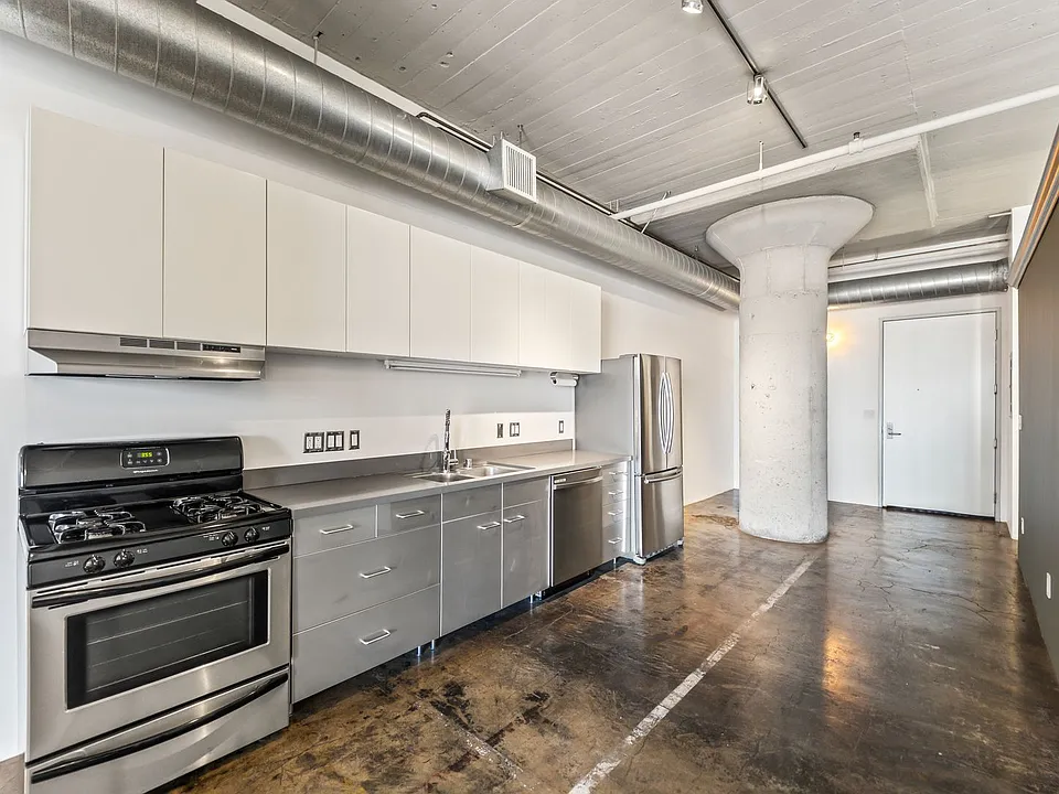 1855 Industrial St
