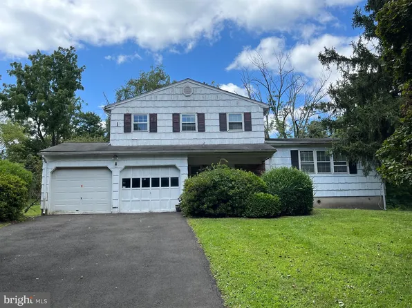 9 Tina Dr, Ewing, NJ 08560