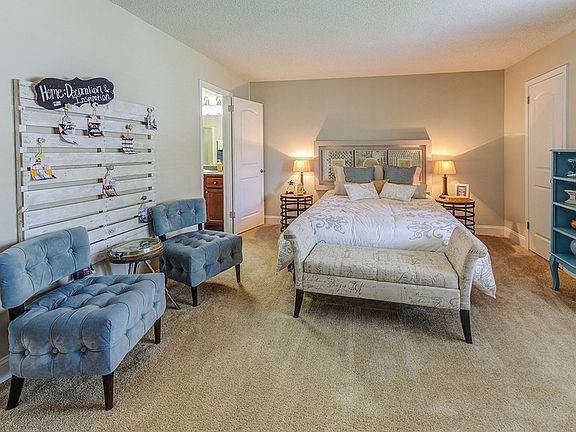 Signature Series Master Bedroom at Somerset Lakes