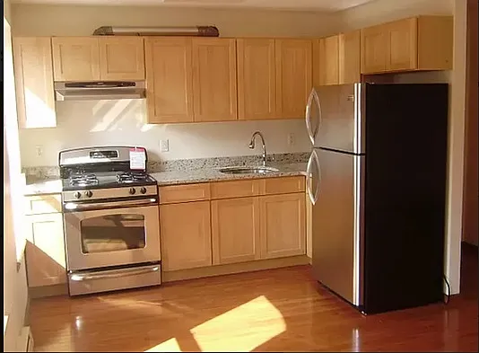 2334 2nd Ave #5 — Photo 2