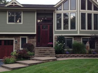 10 Hayes St, Nesconset, NY 11767