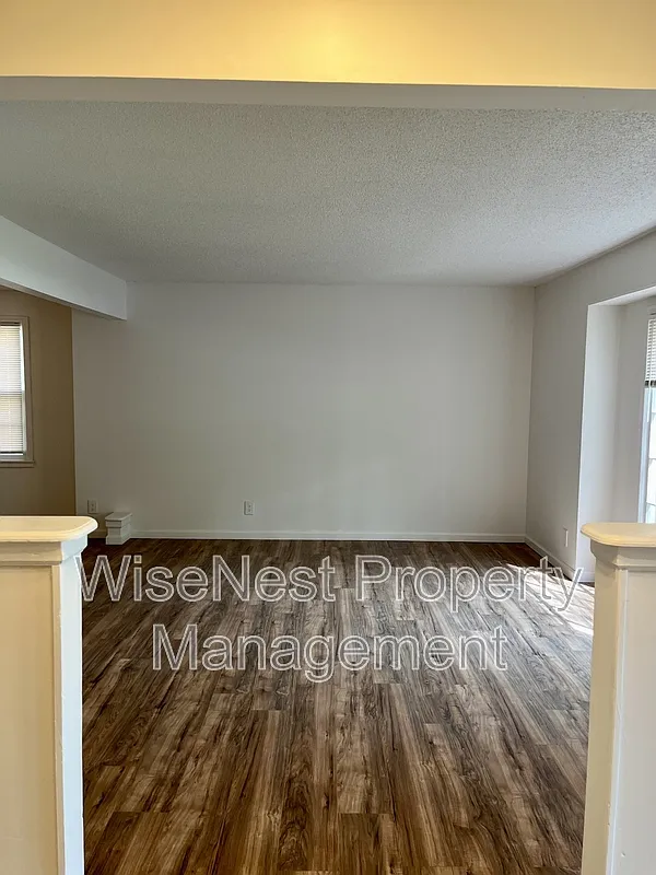 4 bed, 2.5 bath, 1684 sqft, $2,595 — Photo 3