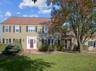 2 Sunnyfield Dr, Whitehouse Station, NJ 08889