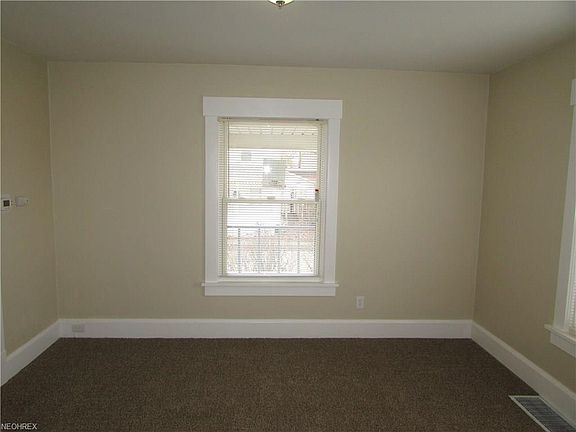 5th image of 320 S Mill St