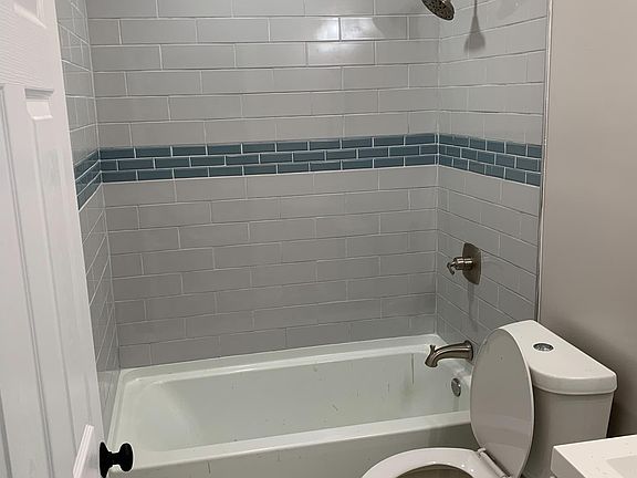 5th image of 2625 Louisa St