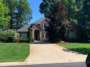 10163 Whitmore Bay Dr, Whitmore Lake, MI 48189