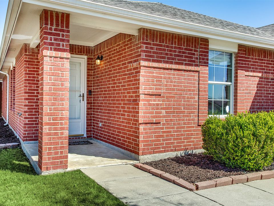1st image of 1401 Water Lily Dr