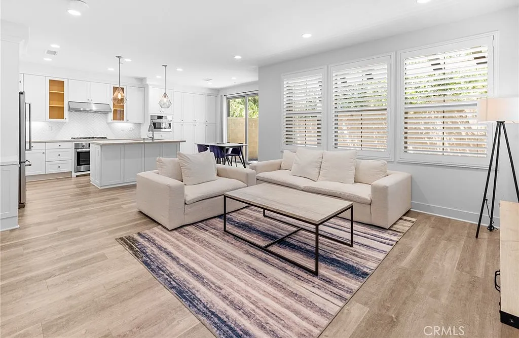 3 bed, 2.5 bath, 1849 sqft, $5,000 — Photo 4