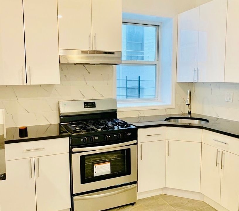 1st image of 12-31 31st Ave #2AA