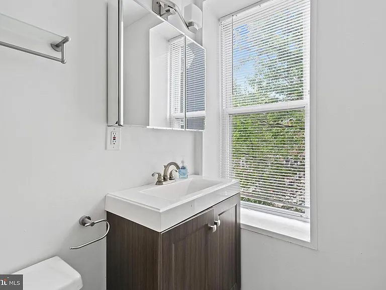 78 Q St NW — Photo 15