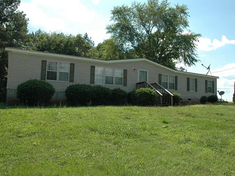 1451 Columbus Rd — Photo 1