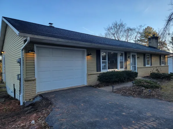 40 Pine Crest Dr, Denver, PA 17517