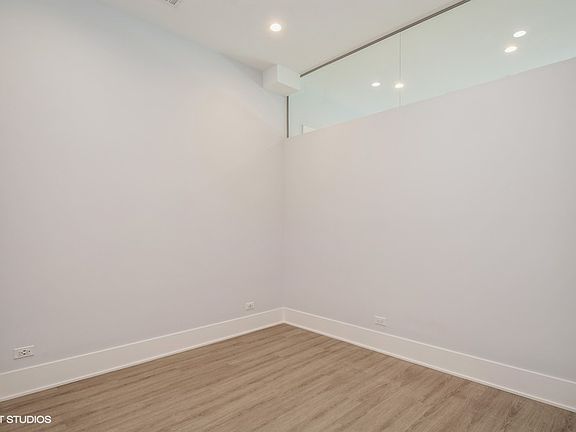 4th image of 2353 W Wabansia Ave #Penthouse 5