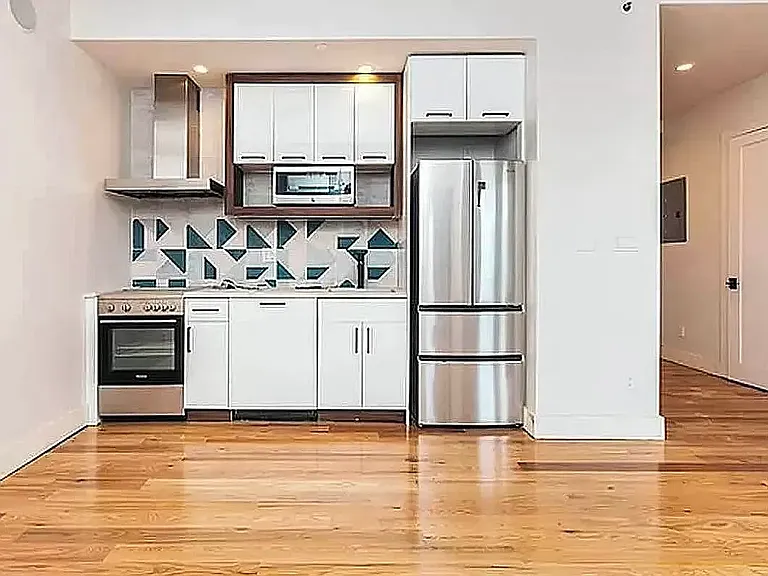 236 Stagg St #5A — Photo 2