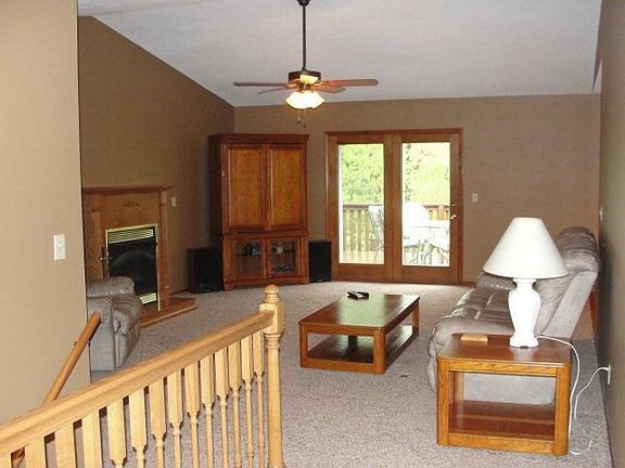 4th image of 2738 Deardane Dr