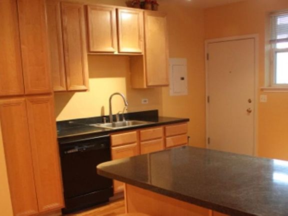 2nd image of 7100 N Damen Ave