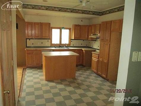 4th image of 214 S Shiawassee St