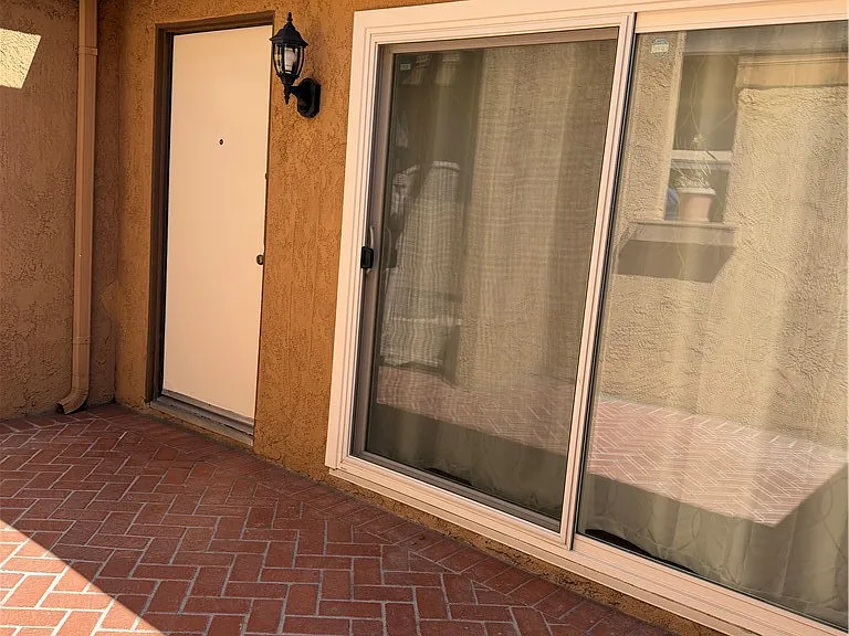 2700 N Brea Blvd #7 — Photo 2