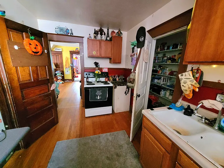 1412 Market St — Photo 9
