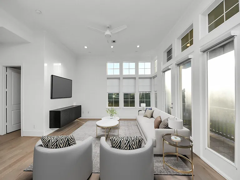 4005 Woodshire Village Est — Photo 12