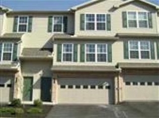 592 Meadowcroft Cir, Mechanicsburg, PA 17055