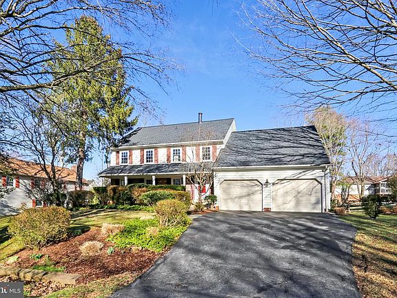 2nd image of 12413 Goldfinch Ct