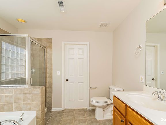5th image of 1824 Creek Oak Cir