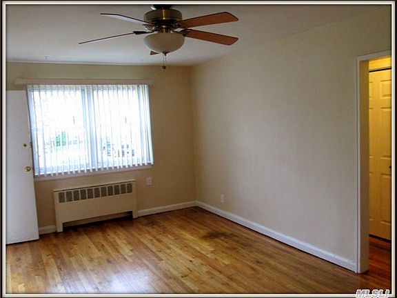 5th image of 7822 Cloverdale Blvd