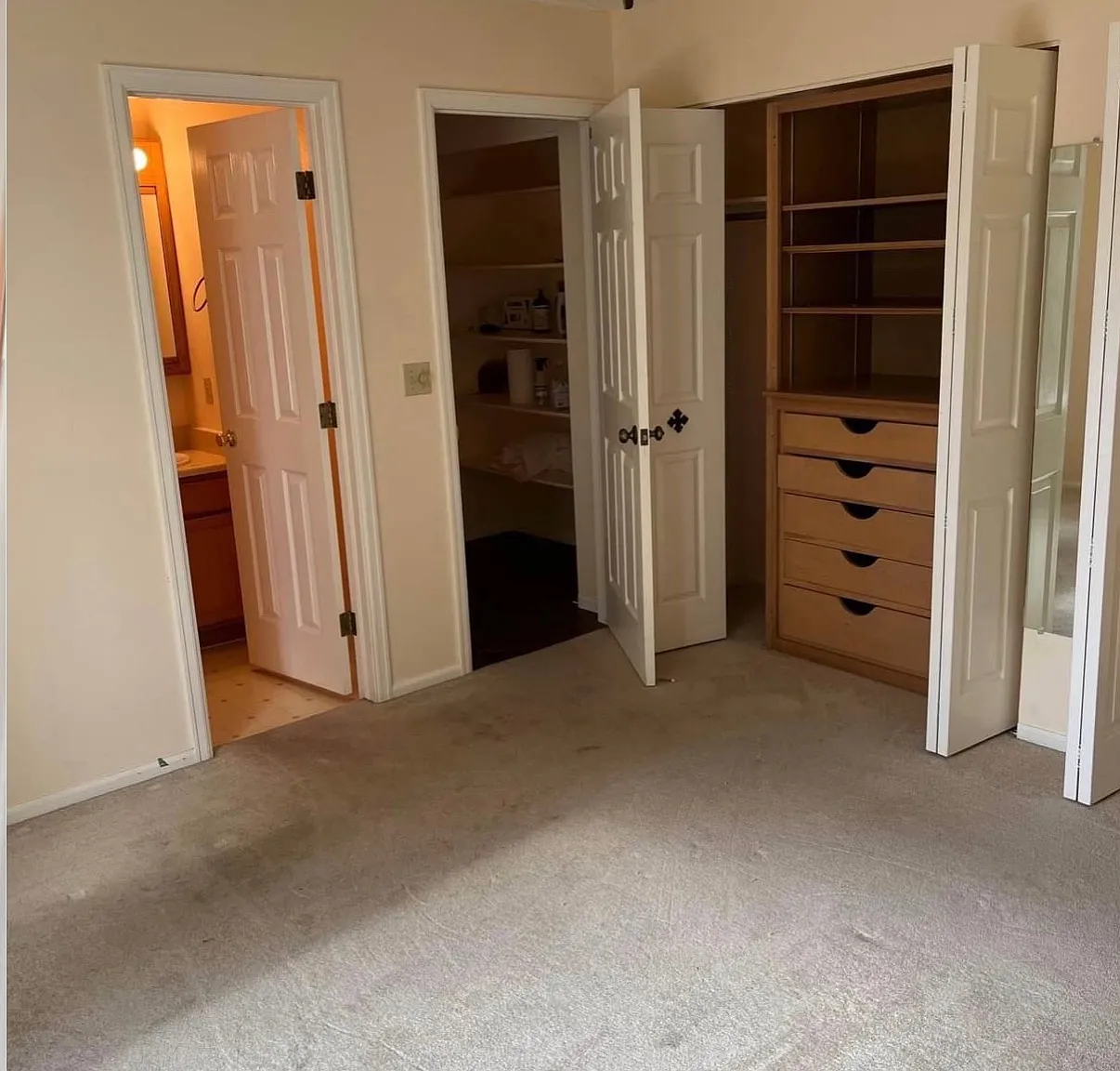 4 bed, 2246 sqft, $3,095 — Photo 3