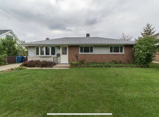 9154 Pembroke Ln, Bridgeview, IL 60455