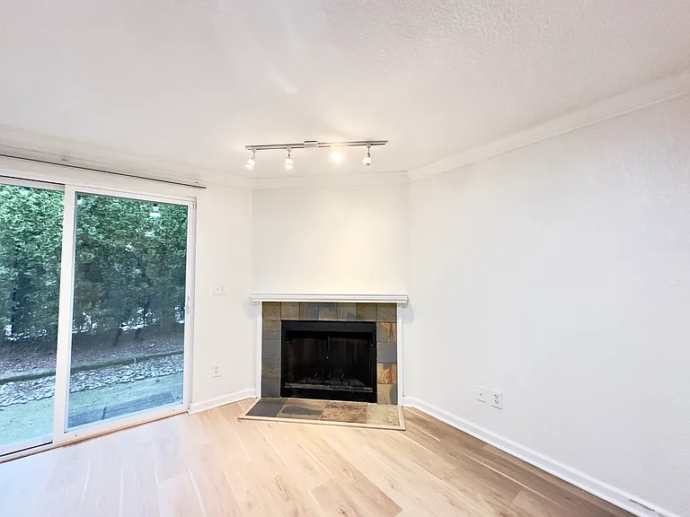 1011 156th Ave NE #C116 — Photo 2