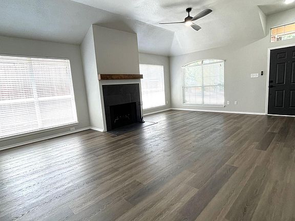 3rd image of 349 Banyan Dr