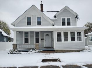 1831 3rd St, Moline, IL 61265