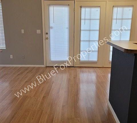 3rd image of 2601 W Broadway Blvd #L597