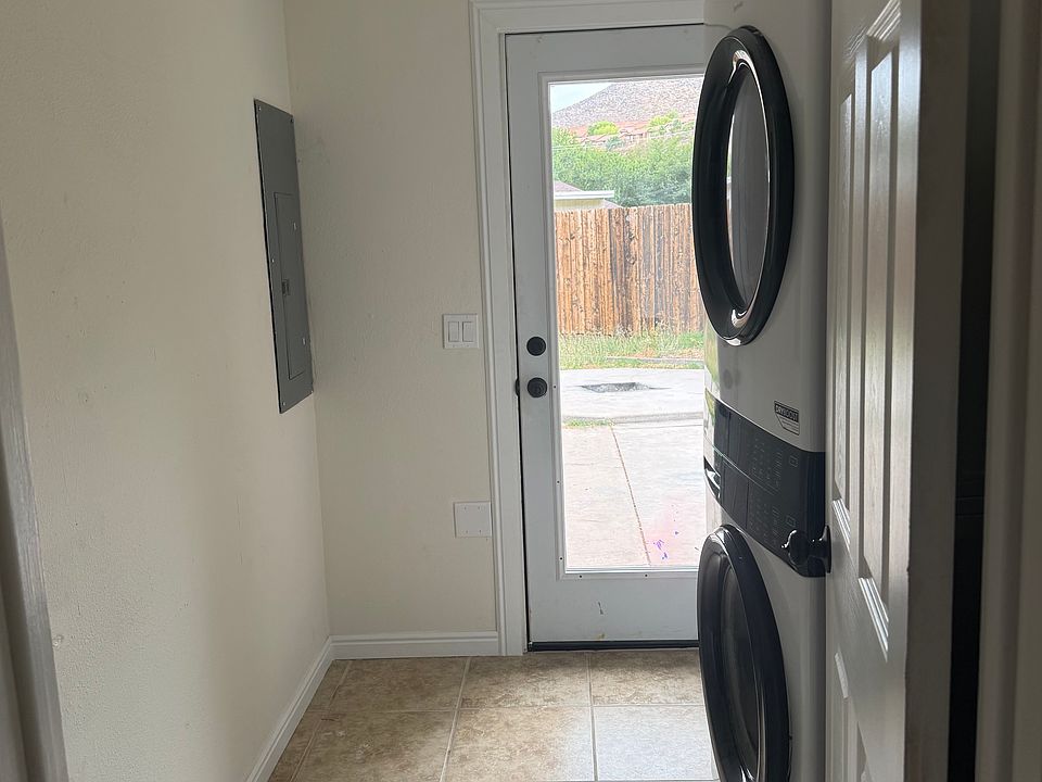 1st image of 573 W Diagonal St