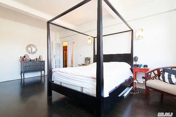 Sold by Century 21 American Homes | media 10