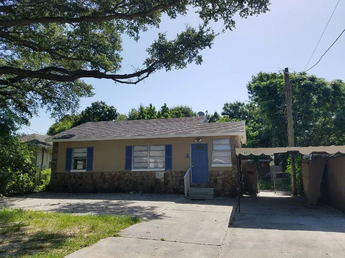 1 bed, $895 — Photo 1