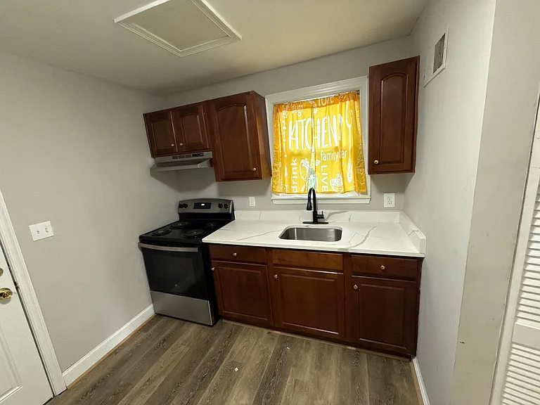 7520 Burgess Ln — Photo 17